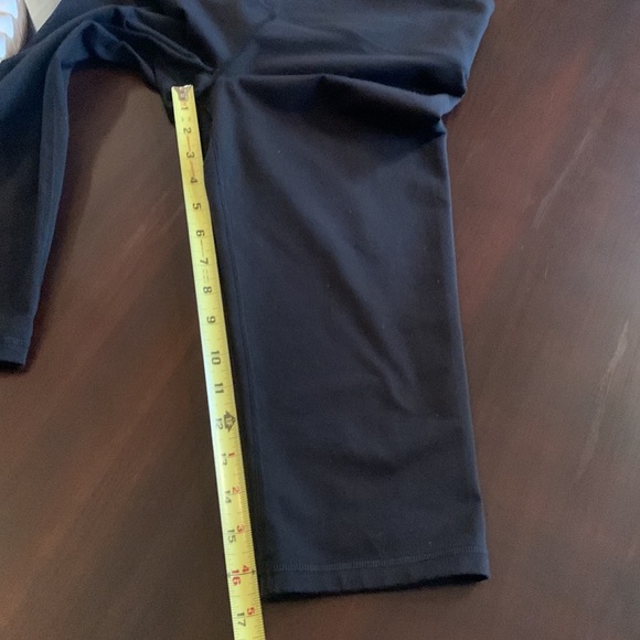 Victoria’s Secret Sport athletic workout black capris leggings, Women size Small - Picture 9 of 12